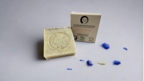 Organic Certified Solid Soap - Ylang Ylang met blauwe maïsbloemen 90G