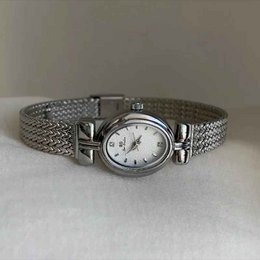 Mount - Minimalist Oval Gold Vintage Women's Watch