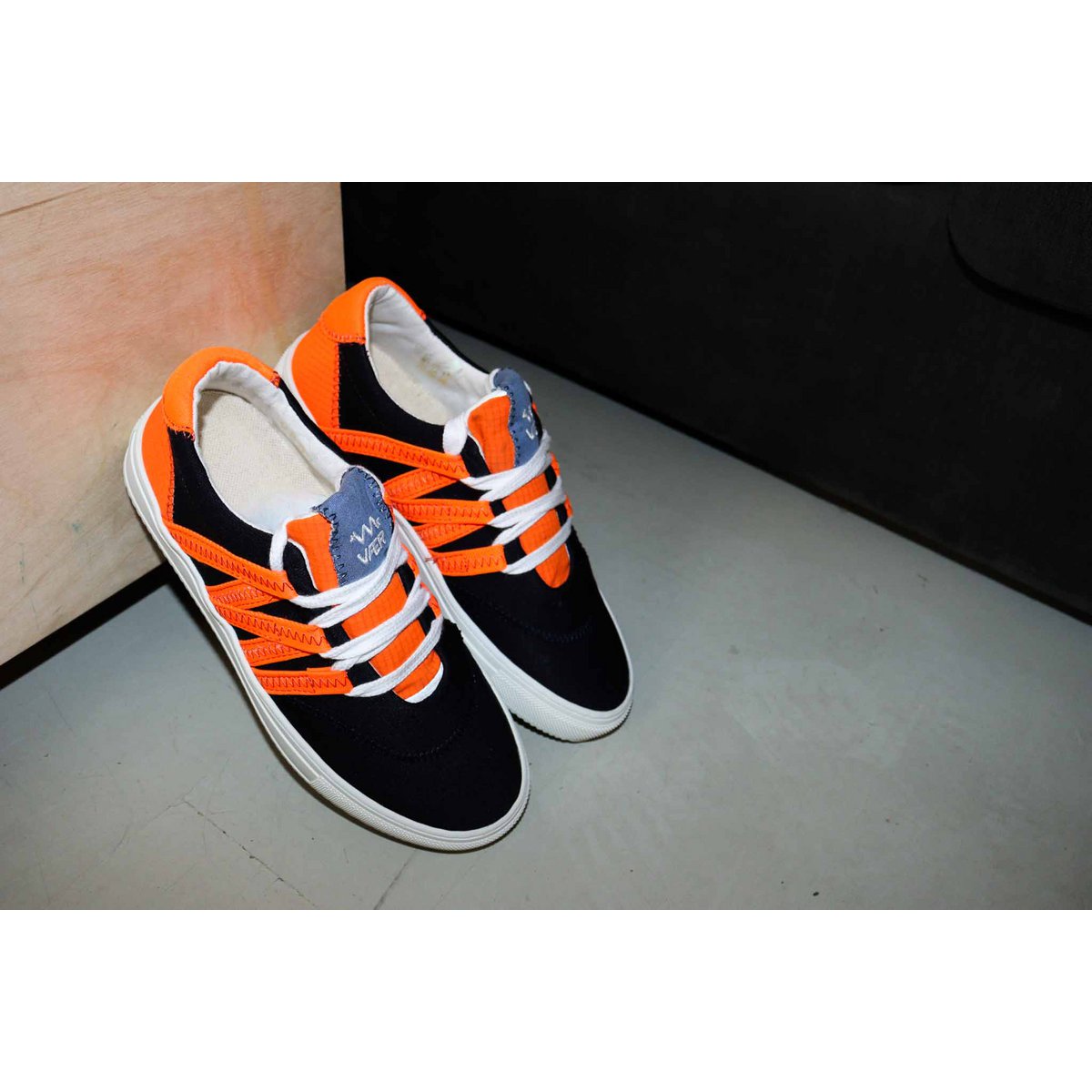 STARK Baskets Phoenix Noir Orange