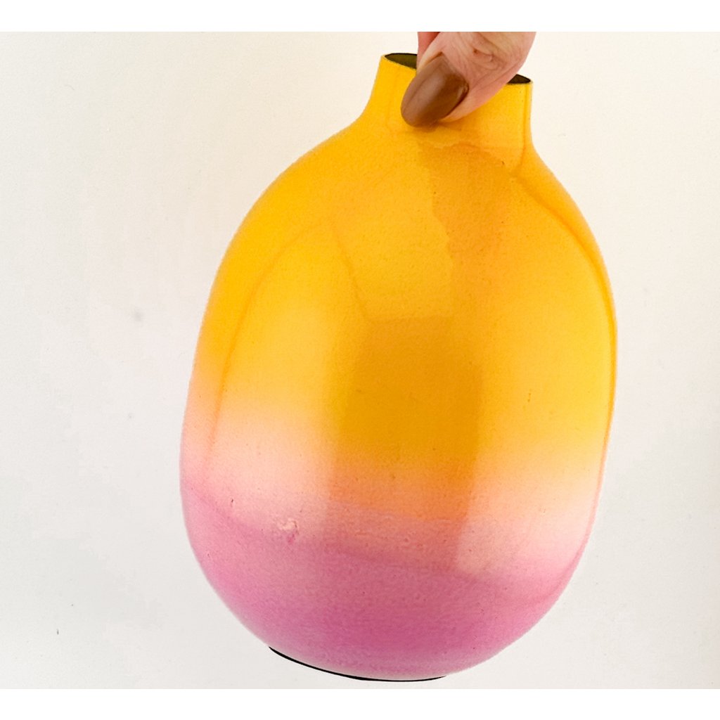 Vase ombre yellow pink