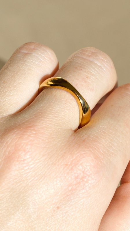 Anello di impilamento a strati d'onda