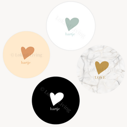 "White coaster with gray botanical leaves and Dutch text 'Wijntje Tuintje Zonnetje' garden theme"