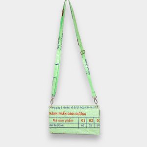CLUTCH SIMPLE | Nachhaltige kleine Umhängetasche in hellgrün