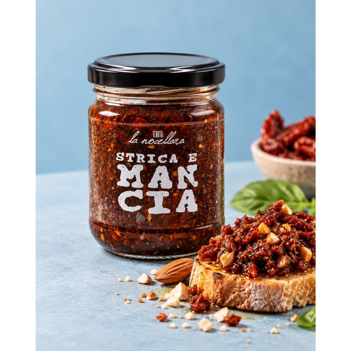 Strica e Mancia – Tomates cherry secos con almendras · 190 g