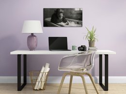 Vægbillede CHIMPANS I BADEVÆRELSET 33x70 cm - lærred billedbåre ramme dekoration moderne
