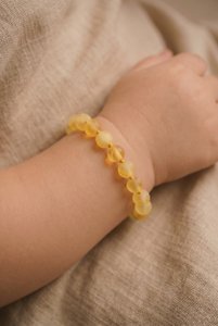 Baby/Kind – Bernsteinarmband – runde Rohperlen – 14 cm – Zitrone