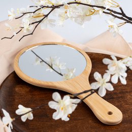 Bambusowe lusterko ręczne z uchwytem - 15 cm