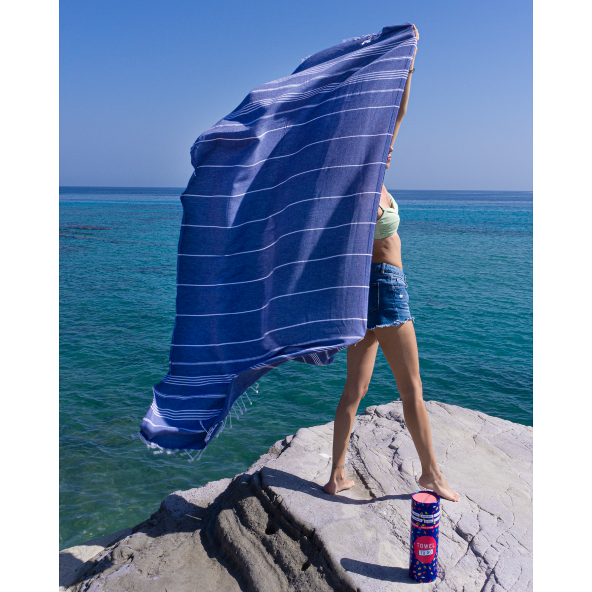 HANDDOEK TO GO IPANEMA Katoenen strandlaken 180x100 cm | Lichtgewicht sneldrogend | Donkerblauw | met geschenkdoos