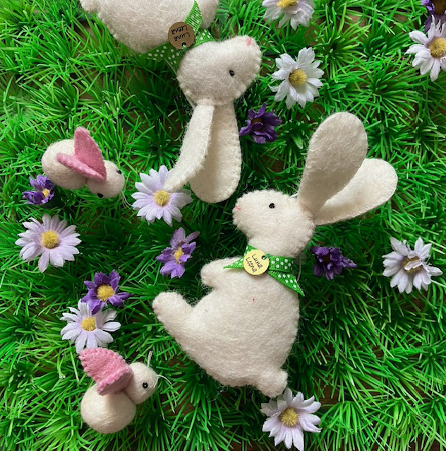 Luna-Leena Easter flat bunny hanging ornament - off-white - wool felt - handmade in Nepal