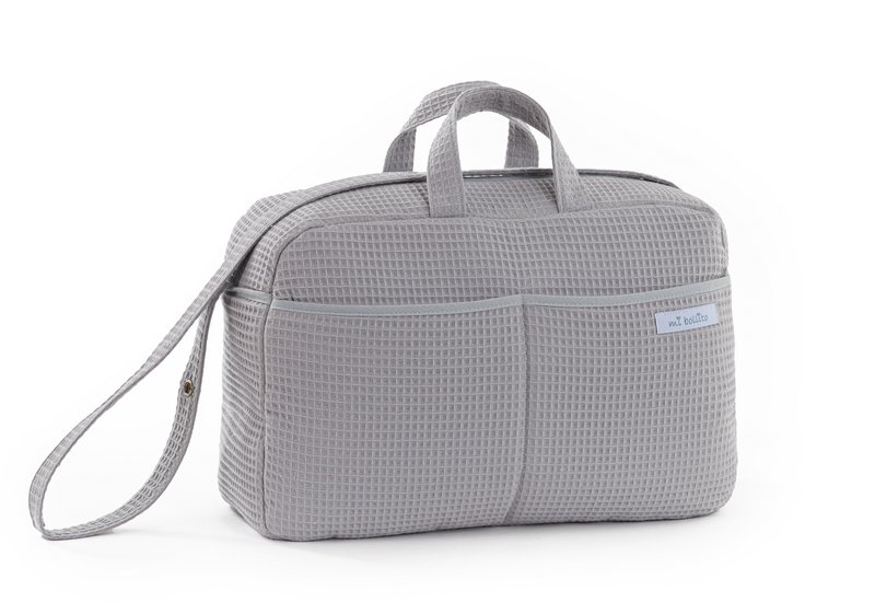 Crossbody barselstaske til barnevogn og hospital. Praktisk og elegant organisatortaske med stor kapacitet. Produkt fremstillet i Spanien.