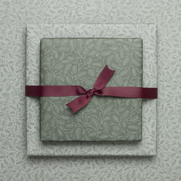 Carta da regalo natalizia sostenibile verde, carta da regalo rami di abete in menta e verde - carta da regalo fronte-retro realizzata con carta riciclata al 100%