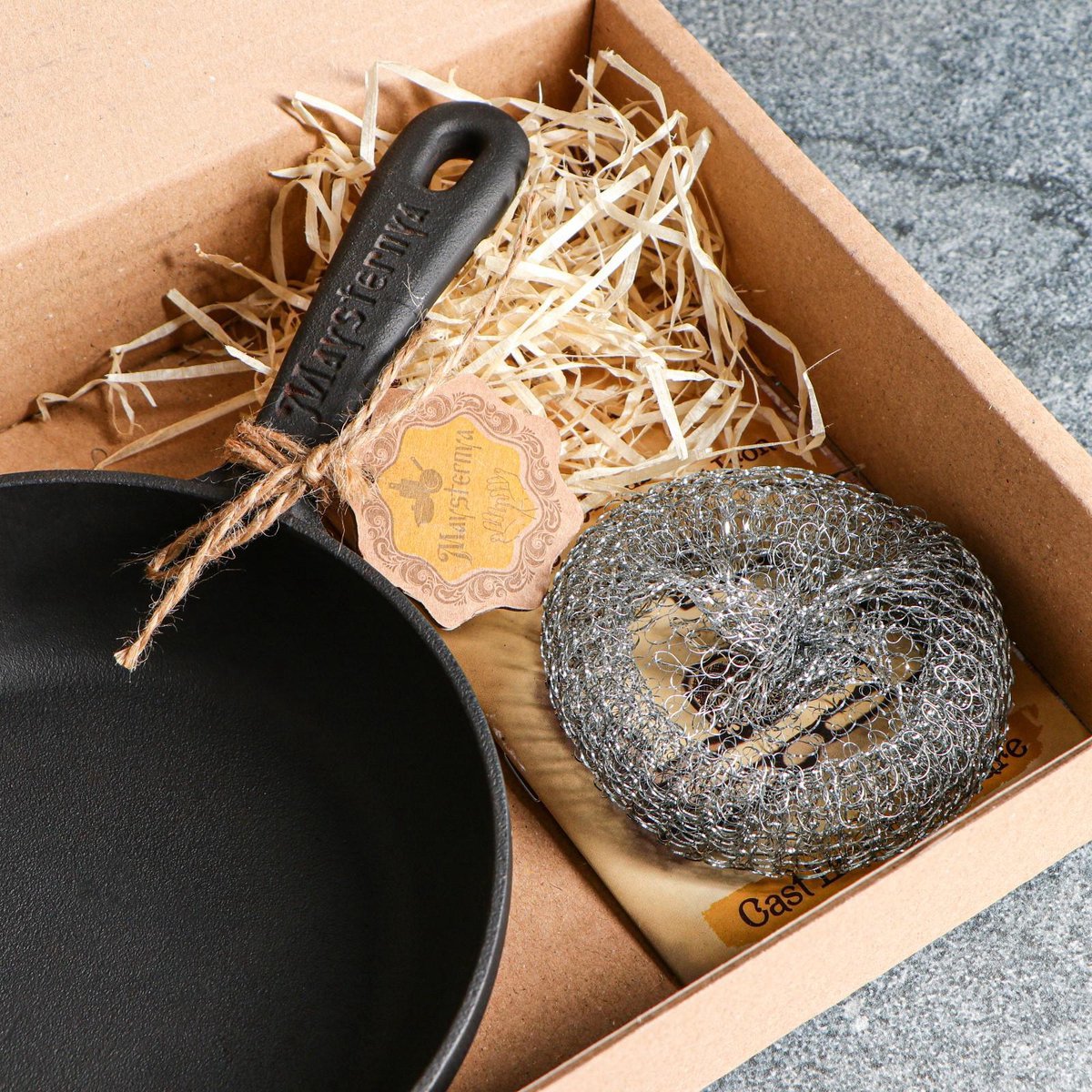 Freing Pan de hierro fundido - Ø 20 x 4 cm - sartén de hierro fundido para todas las fuentes de calor - mango de metal - PFAS - Negro