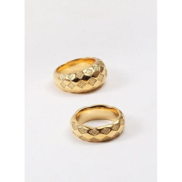 Mirabelle - Karo Dome Ring und Band