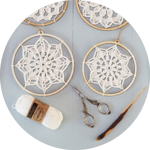 Christmas holiday creative tip! - DIY Christmas bauble crochet kit with wooden rings