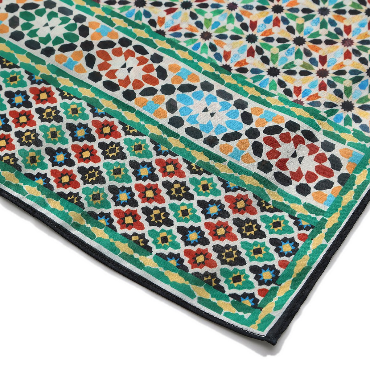Arabesque tegelwerk satijnen sjaal Naima
