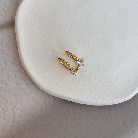 Sparkling Hug - Gold plated zircon ear cuff