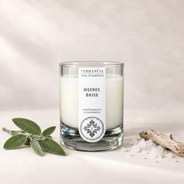Brisa marina | Vela perfumada de cera de soja – madera, salvia y sal marina – fresca y clara
