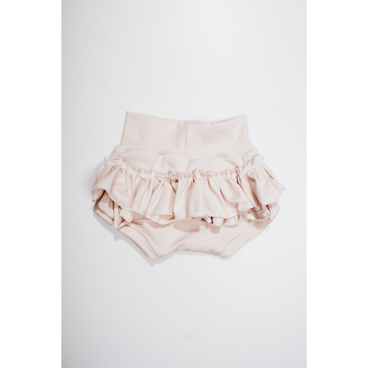 Hellbeige Bloomers mit Rüschen