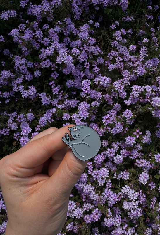 Enamel Pin "Sleeping Cat"