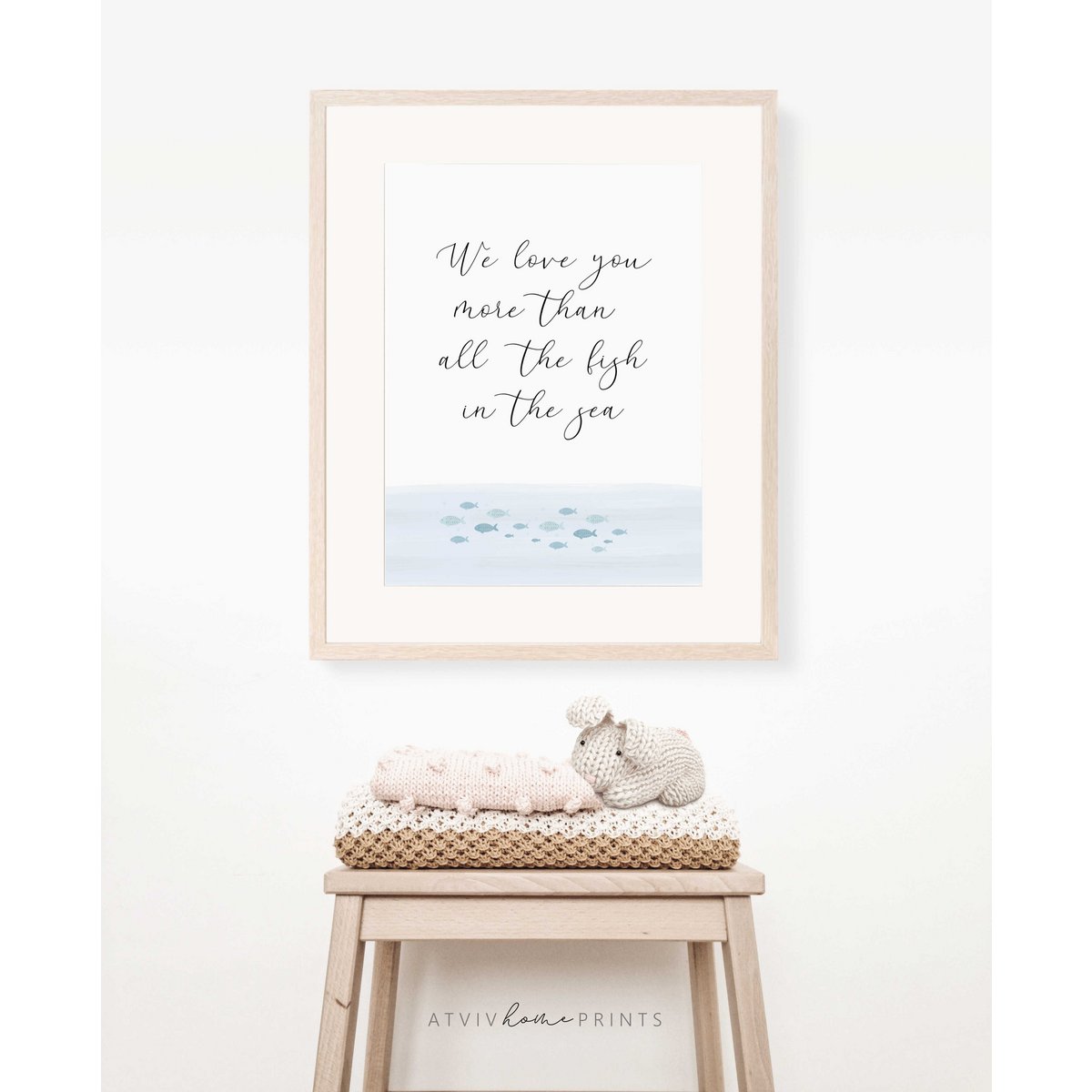 Wir lieben dich mehr als alle Fische im Meer-Poster, Surf-Poster, Surf-Dekor, Surf-Poster, Ozean-Poster, nautischer Kinderzimmer-Druck, Surf-Druck, Strand-Poster, Wellen-Druck, Kinderzimmer-Wandkunst, Kinderzimmer-Druck, Mädchenzimmer-Poster, Jungen 