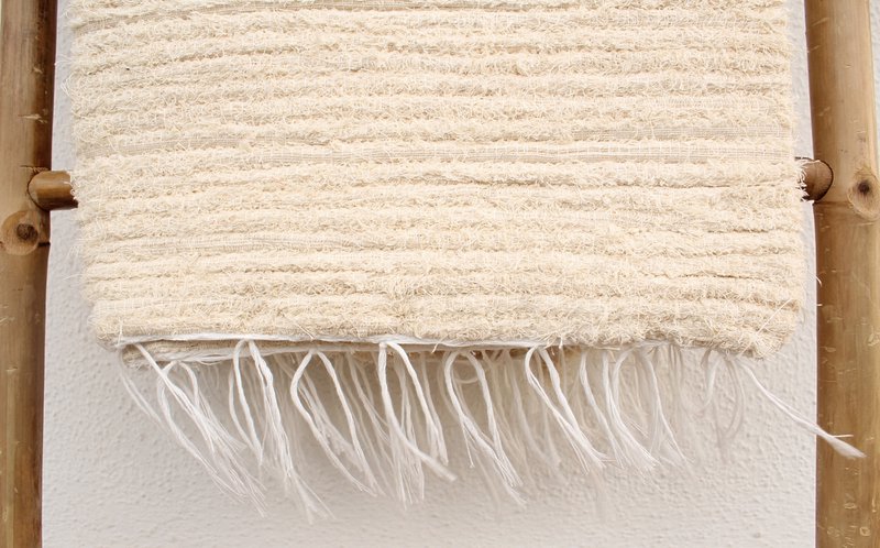 Bellezza sostenibile per la tua casa: tappeto tessuto a mano realizzato con materiali riciclati ♻️✨