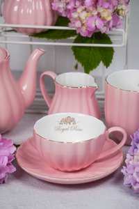 Royal Rose kop en schotel roze met gouden rand 200 ml Isabelle Rose