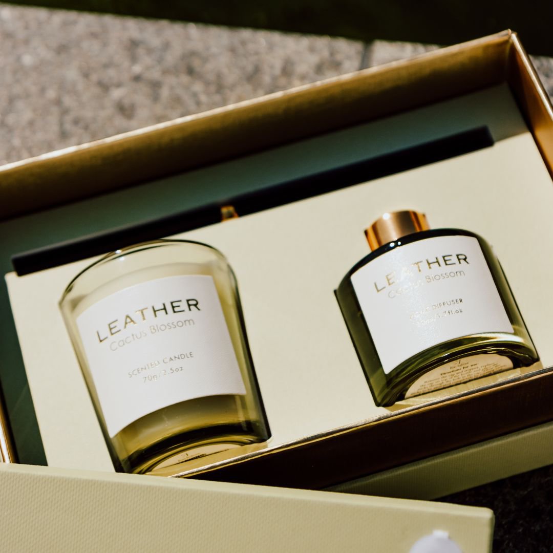 Cactus Blossom leather feel gift pack: geurkaars en geurstokjes