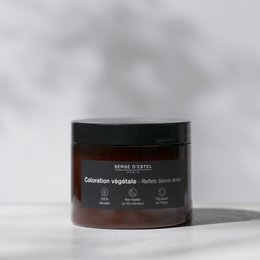 Plant-based coloring in golden blonde highlights, 100g. Vegan, cruelty-free hair care product.