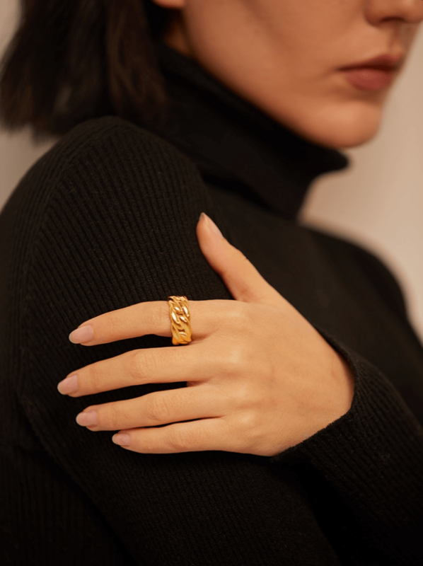 Maëlys - Wide Twisted Rope Gold Ring