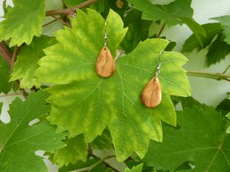 Boucles d'oreilles pendantes en forme de goutte en bois d'olivier remarquablement maîtrisé, très léger, surface huilée mate