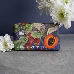 KEW RBG Shea Butter Soap 240g - Apricot & Vetiver