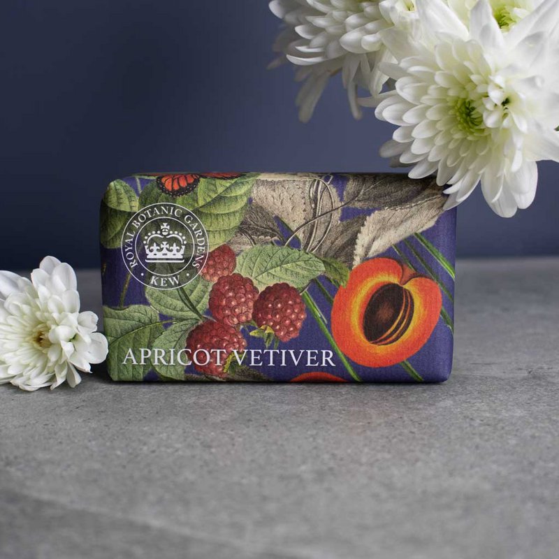 KEW RBG Shea Butter Soap 240g - Apricot & Vetiver