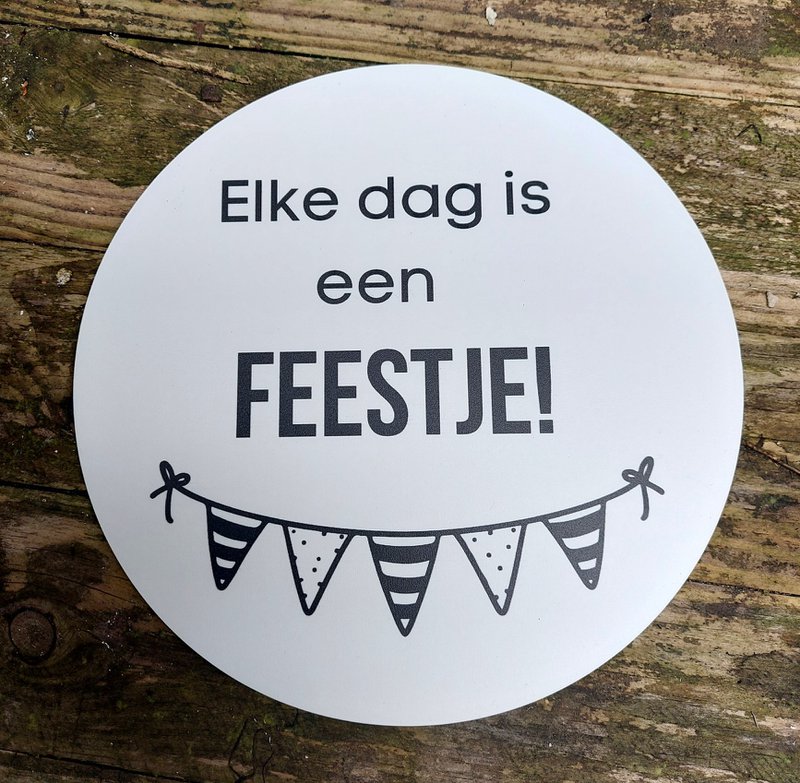 Vægcirkel levende cirkel 'Hver dag er en fest'