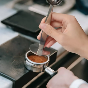 Kaffeepresse mit Messlöffel - 3 Farben erhältlich