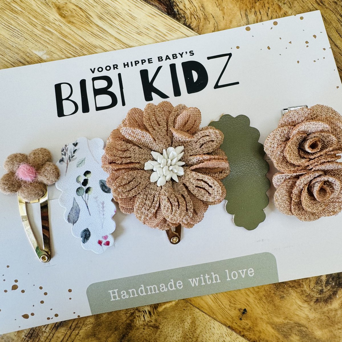 Sæt med 4 blomsterhårspænder