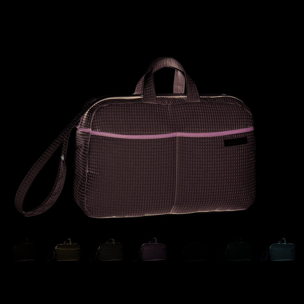 Crossbody maternity bag for baby stroller and hospital. Practical and elegant large capacity organizer bag. Product manufactured in Spain.