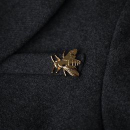 Golden Metal Pin "Bee"