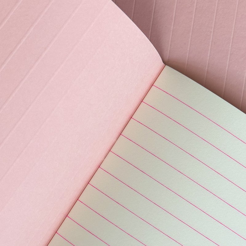 Risographie Notizbuch – Grid Powdered Pink (13 x 19 cm)