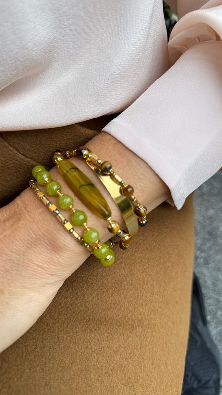 Sarah wrap bracelet stone