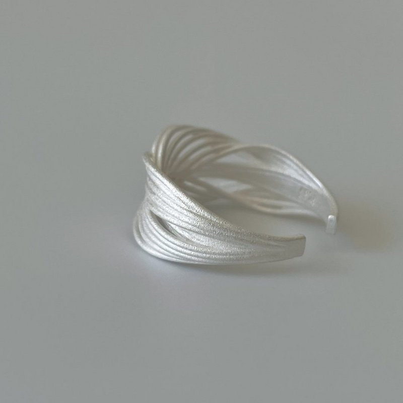 Verflochtener Ring aus Sterlingsilber