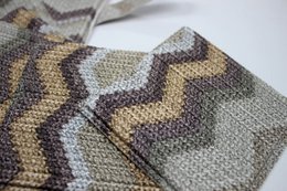 Juego de posavasos de cristal de 6 posavasos marrones con estampado en zigzag
