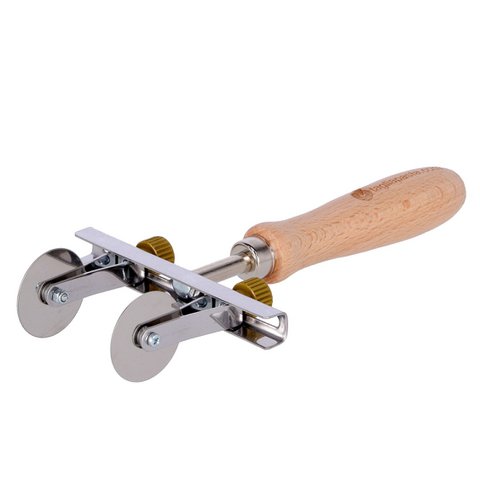 Adjustable pasta cutter with 2 stainless steel smooth wheels