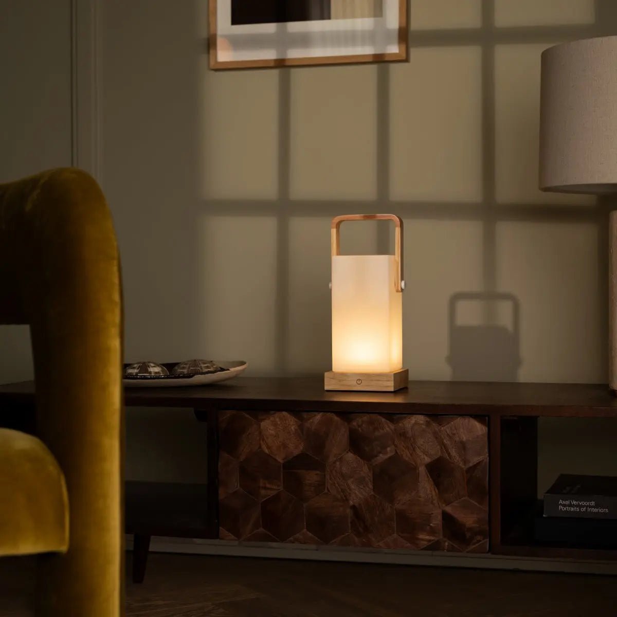 Harper Hellbraune wiederaufladbare Holzlampe