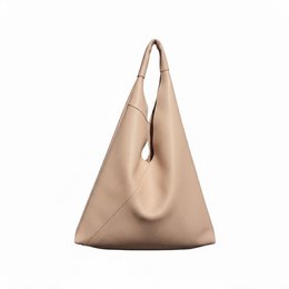 NOMADE G-TASCHE AUS genarbtem Leder