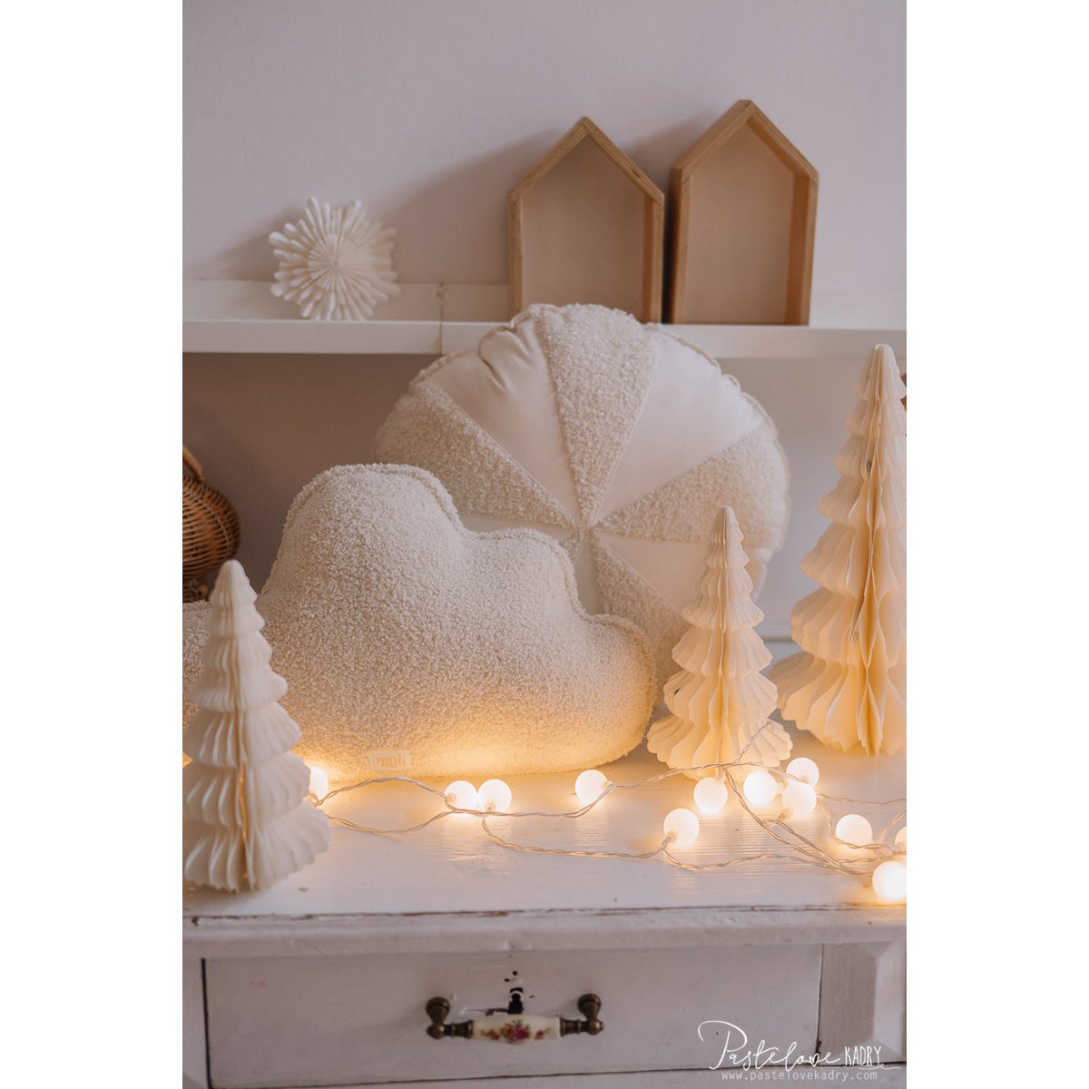 Fluffy Boucle Cloud Pillow "White teddy"
