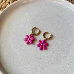 Rouge Daisy- aros - Pendientes de aro y flor fucsia