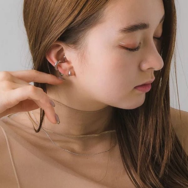 Petite manchette d’oreille à ligne géométrique - Une pièce