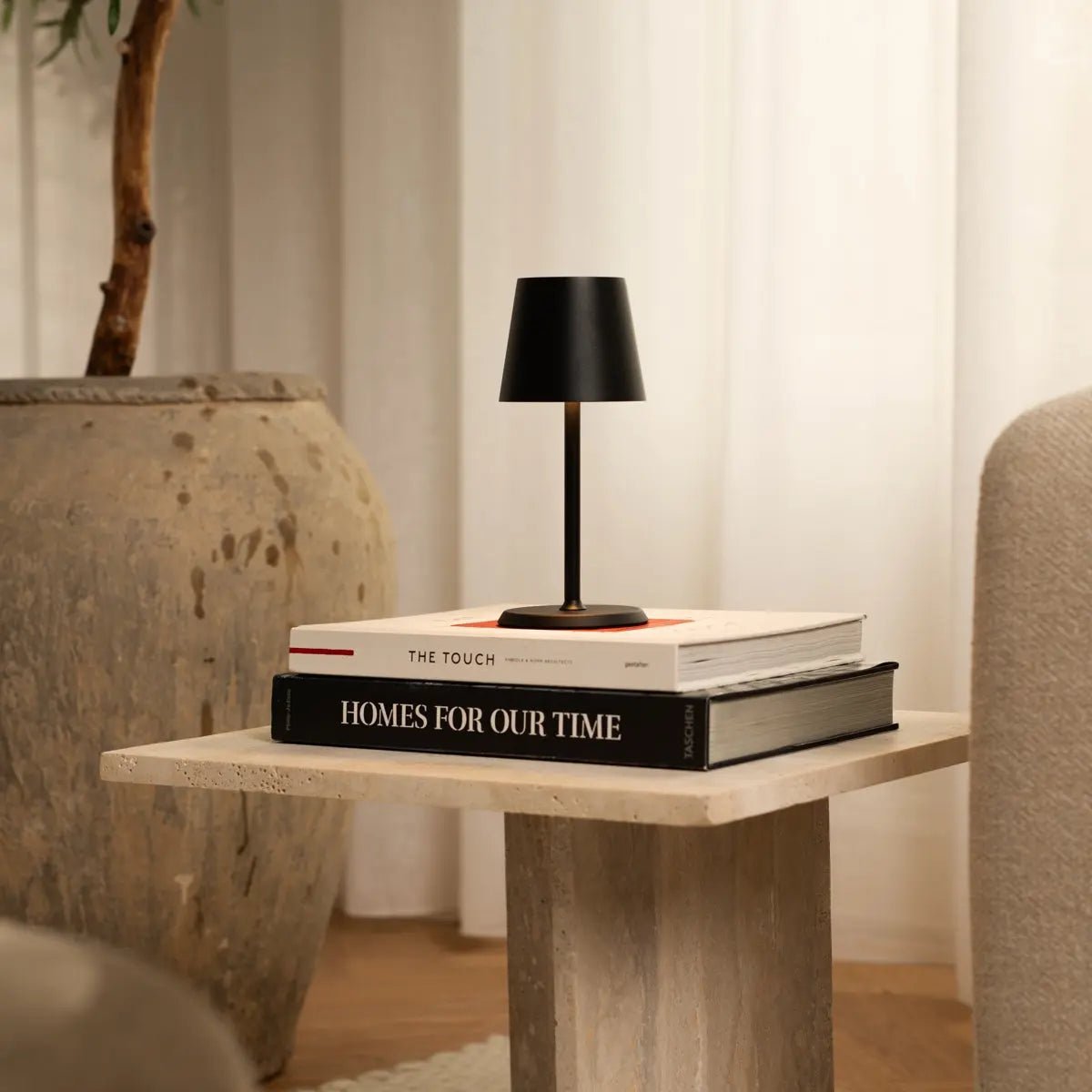 James Black Rechargeable Table Lamp
