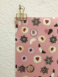 Wrapping paper cookies pink