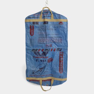 SUIT BAG | Environmentally friendly garment bag in darker blue